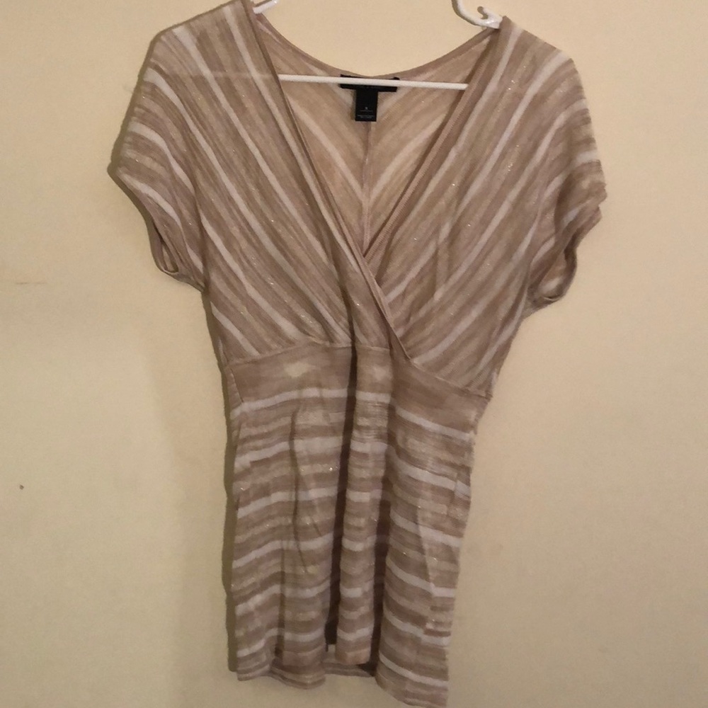 White & Black Market Woman’s Top Tan & wht.